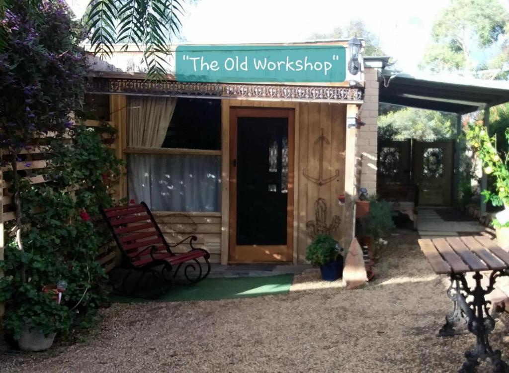 A La Folly Too The Old Workshop Bed & Breakfast Murray Bridge Exterior photo