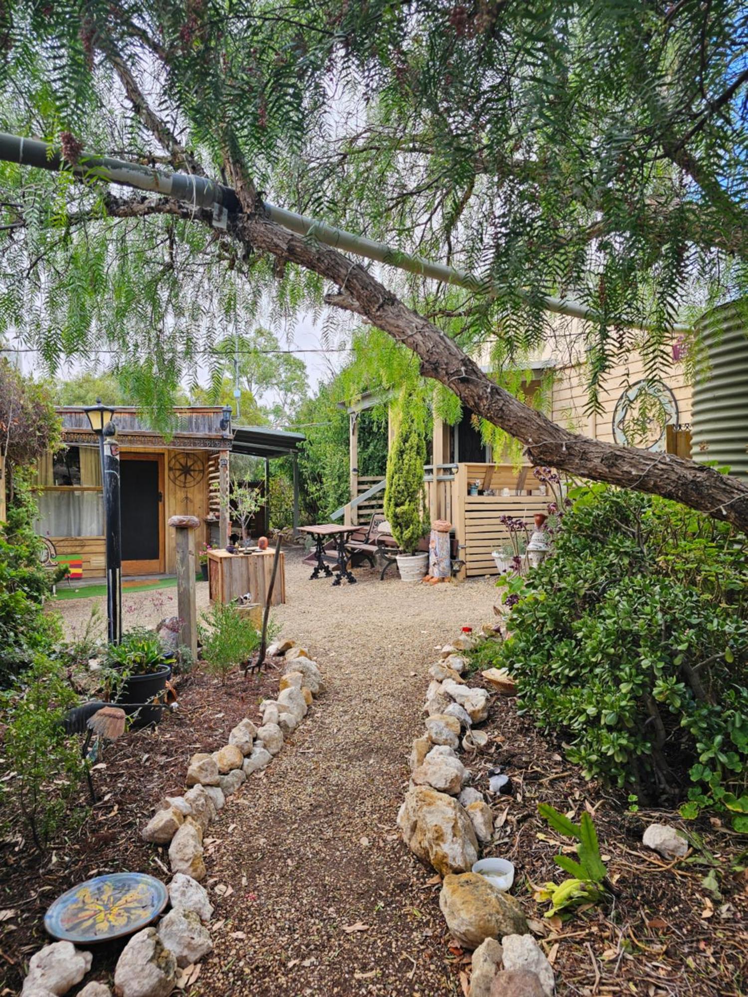 A La Folly Too The Old Workshop Bed & Breakfast Murray Bridge Exterior photo